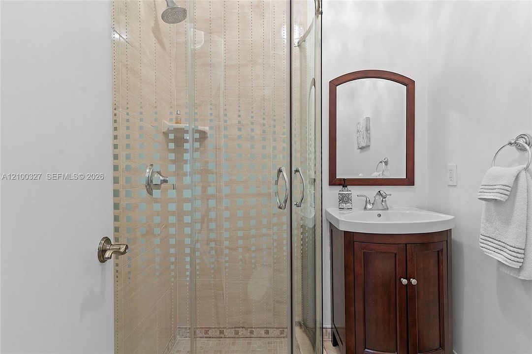 В аренду: $6,800 (3 спален, 2 ванн, 1331 Квадратных фут)