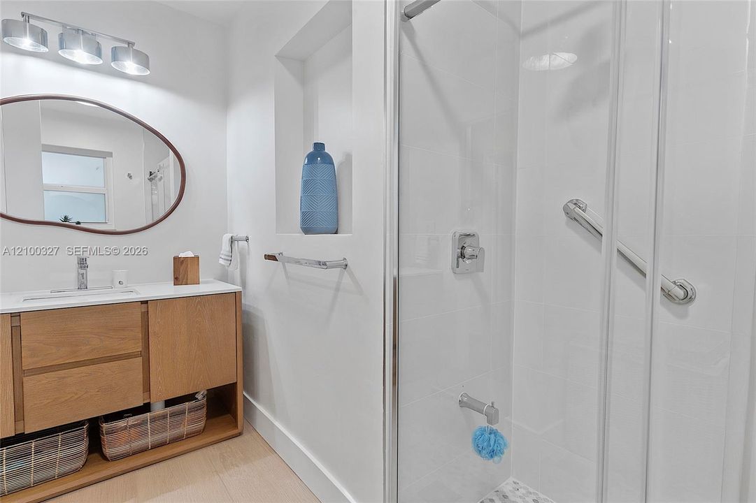 В аренду: $6,800 (3 спален, 2 ванн, 1331 Квадратных фут)