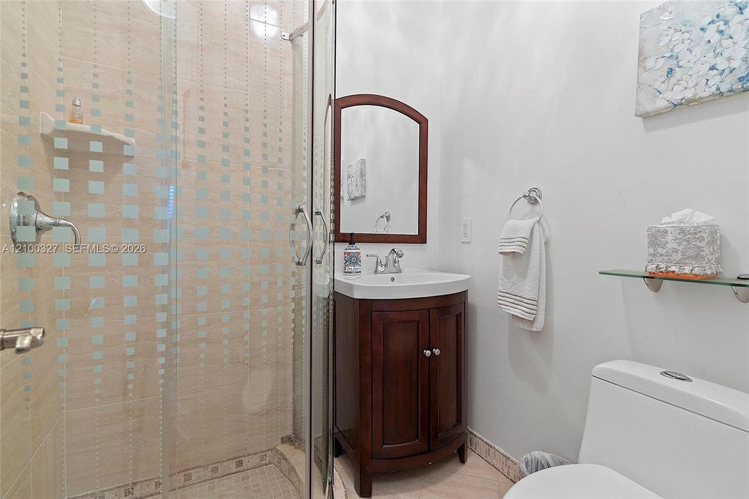 В аренду: $6,800 (3 спален, 2 ванн, 1331 Квадратных фут)