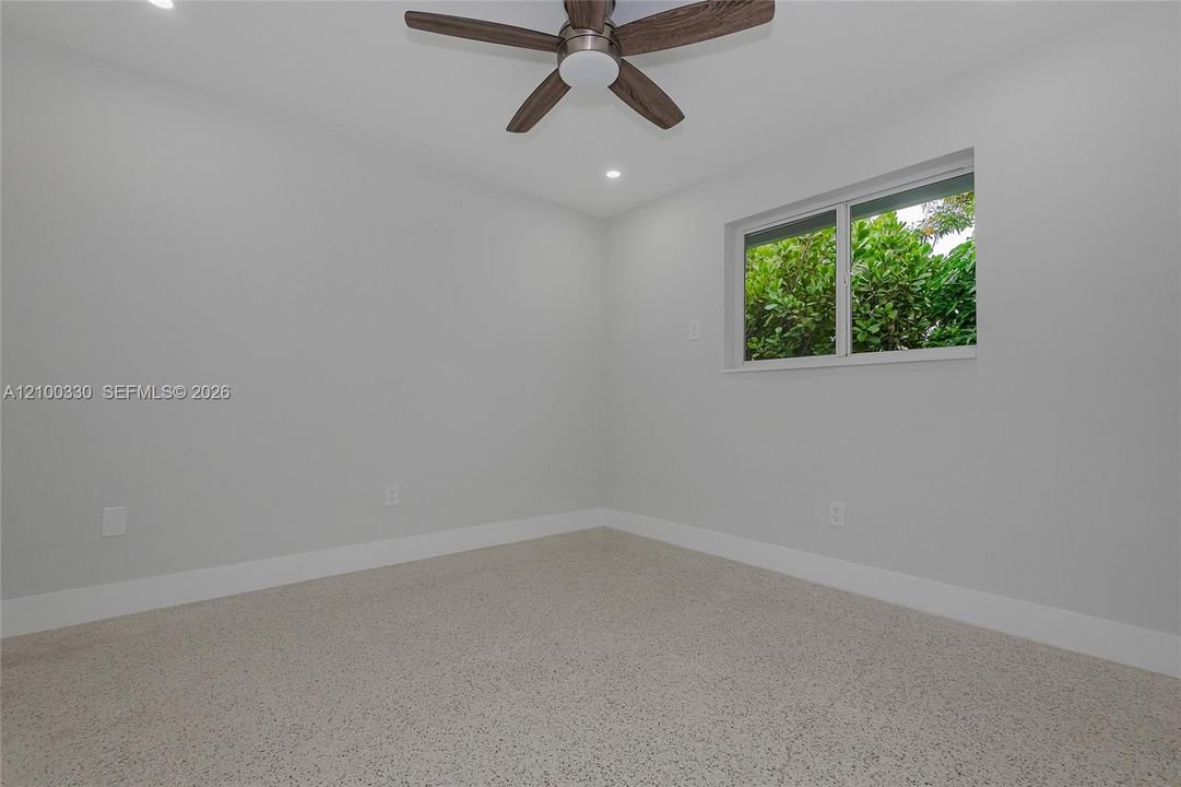 For Rent: $3,450 (2 beds, 1 baths, 1100 Square Feet)