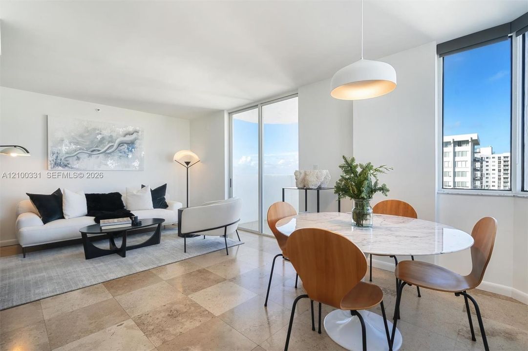For Rent: $4,200 (2 beds, 2 baths, 1030 Square Feet)