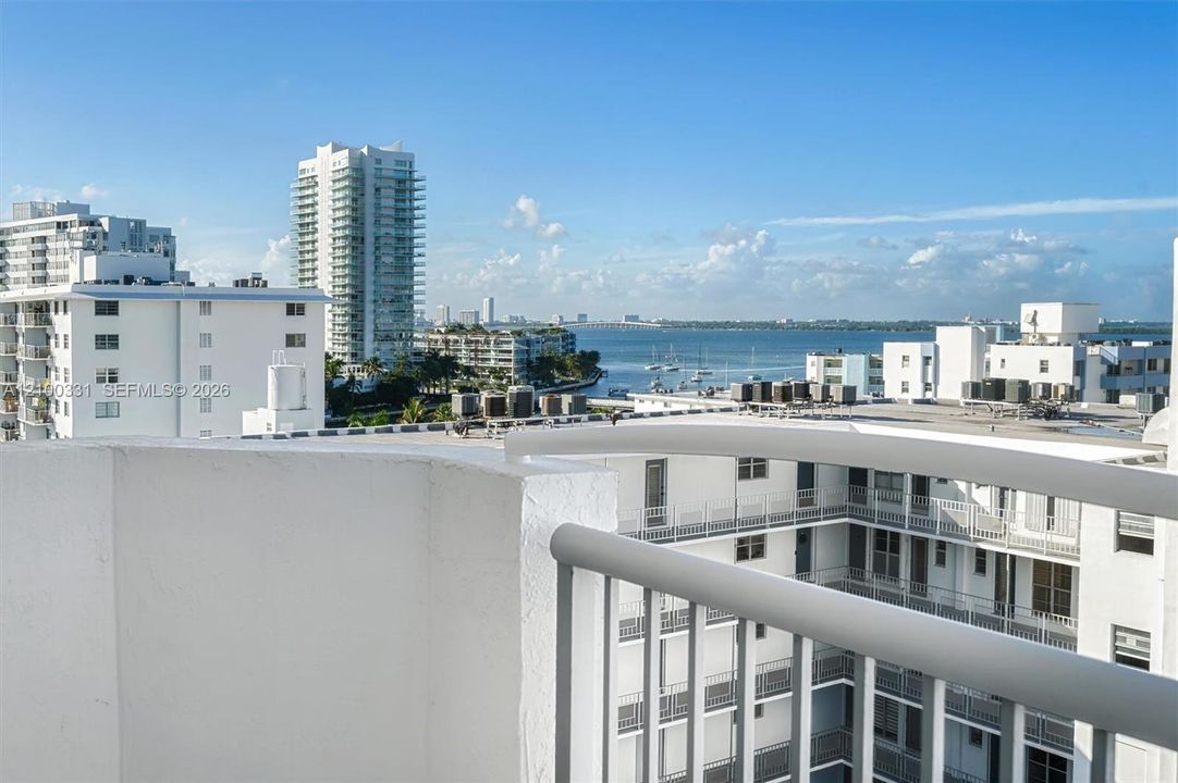 For Rent: $4,200 (2 beds, 2 baths, 1030 Square Feet)
