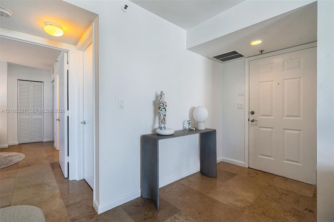 For Rent: $4,200 (2 beds, 2 baths, 1030 Square Feet)