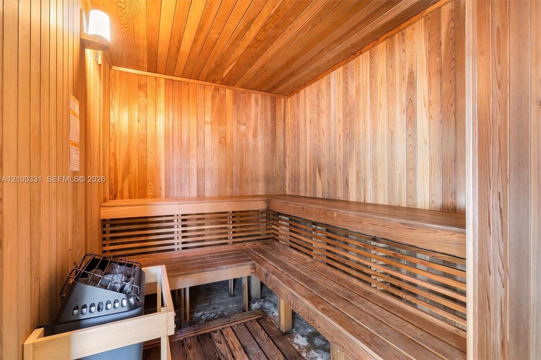 For Rent: $4,200 (2 beds, 2 baths, 1030 Square Feet)