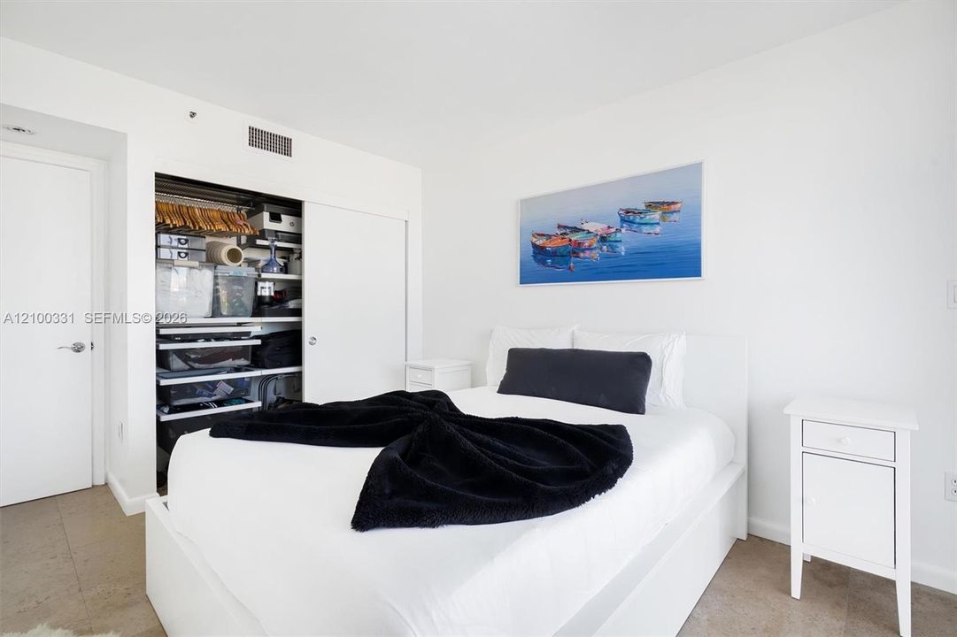 For Rent: $4,200 (2 beds, 2 baths, 1030 Square Feet)