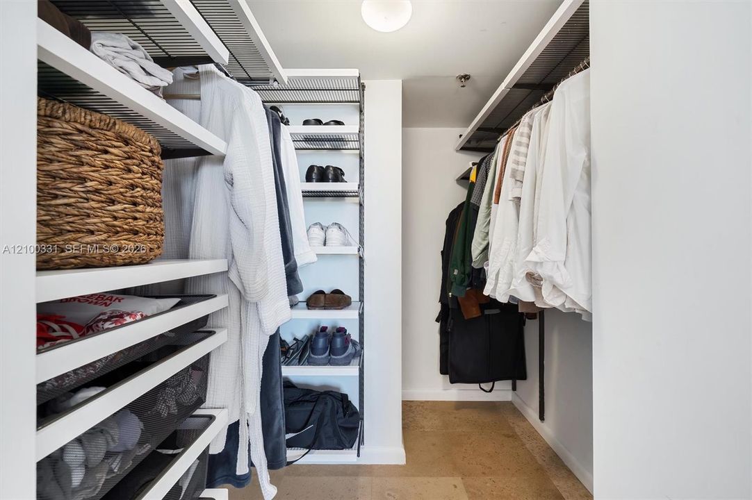 For Rent: $4,200 (2 beds, 2 baths, 1030 Square Feet)