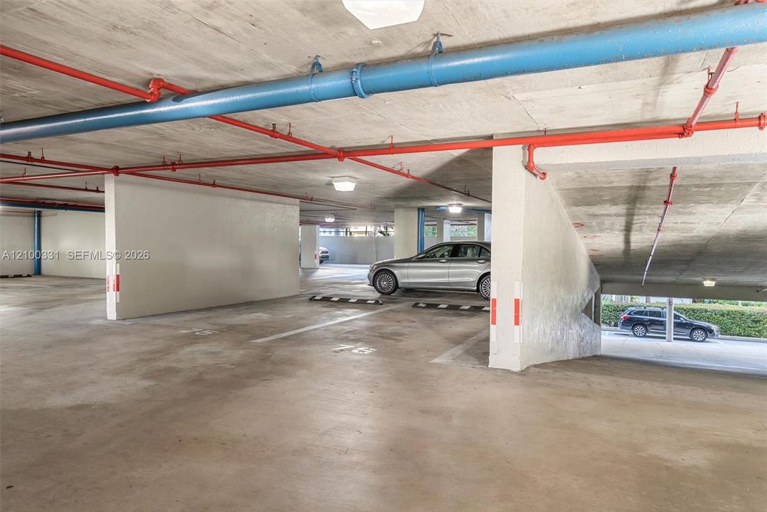 For Rent: $4,200 (2 beds, 2 baths, 1030 Square Feet)
