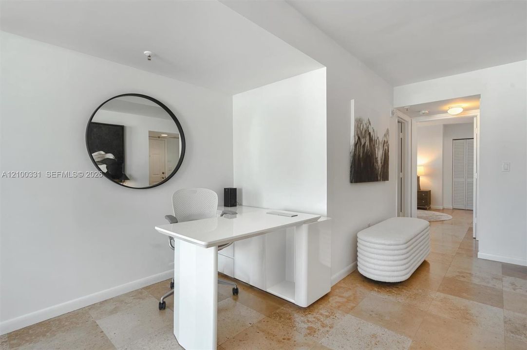 For Rent: $4,200 (2 beds, 2 baths, 1030 Square Feet)