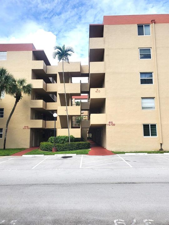 CHRIS WALKER-410-EXTERIOR 1
