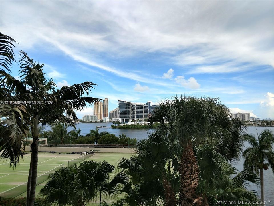 En Venta: $670,000 (2 camas, 2 baños, 1610 Pies cuadrados)