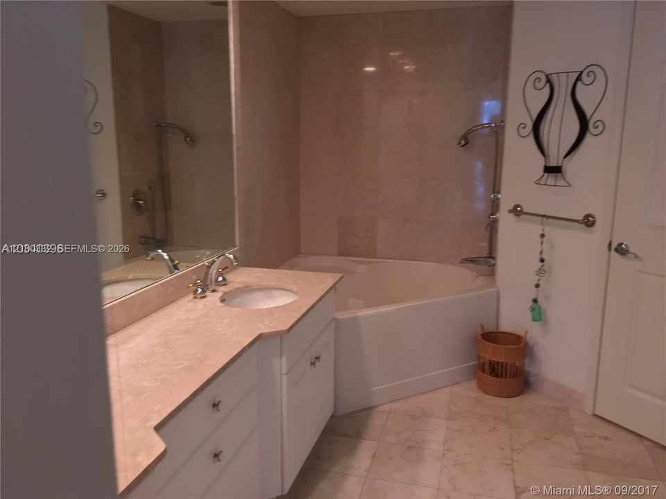 En Venta: $670,000 (2 camas, 2 baños, 1610 Pies cuadrados)