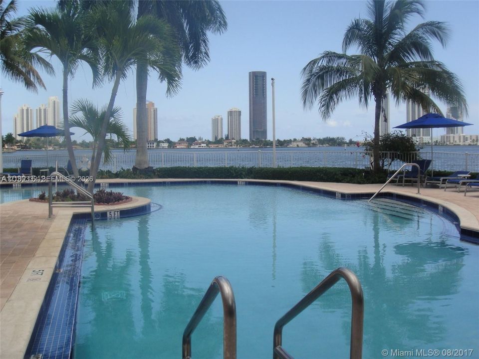 En Venta: $670,000 (2 camas, 2 baños, 1610 Pies cuadrados)