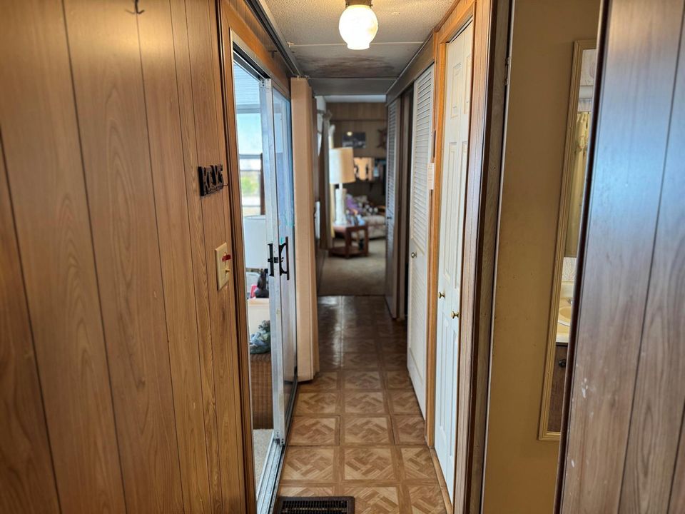 Hallway2.JPG