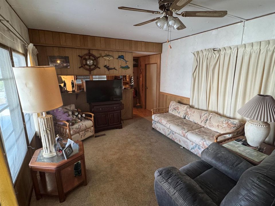 LivingRoom.JPG