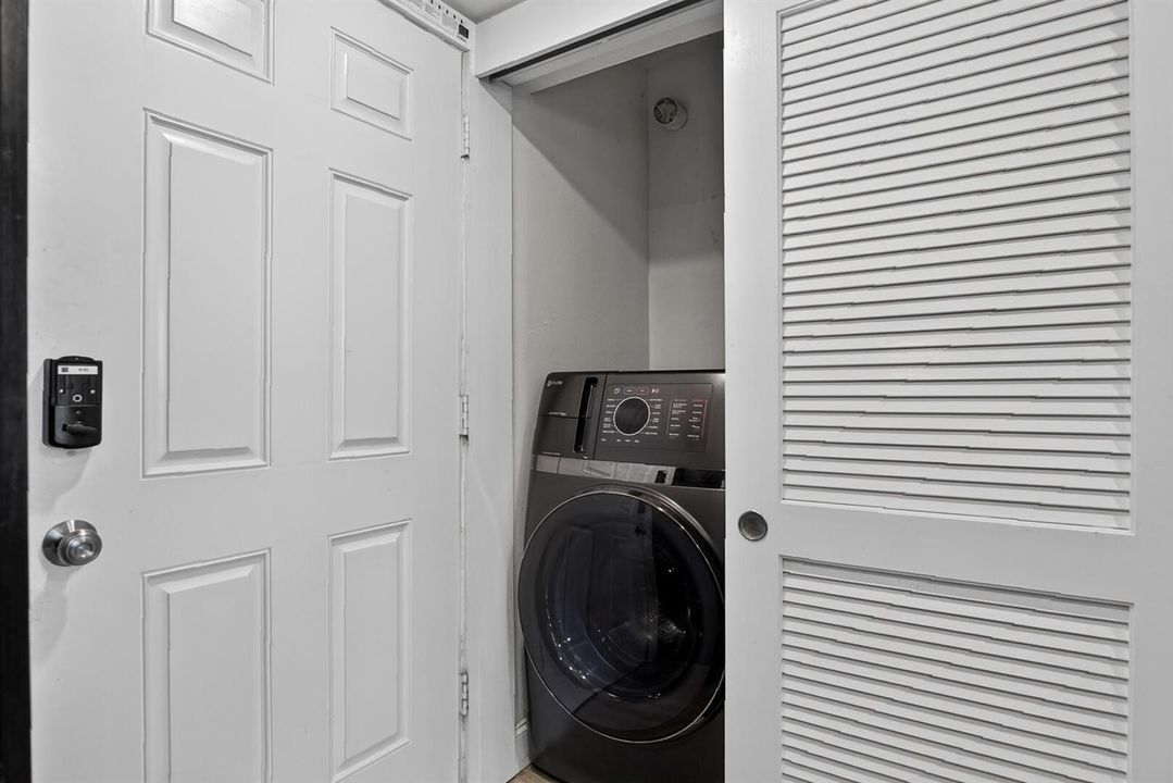 Washer/Dryer in unit