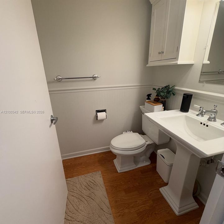 На продажу: $259,900 (1 спален, 1 ванн, 815 Квадратных фут)