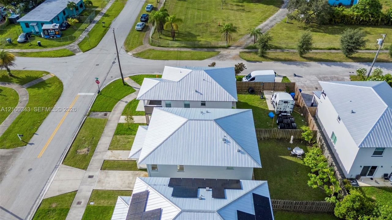 En Venta: $649,900 (4 camas, 2 baños, 1864 Pies cuadrados)