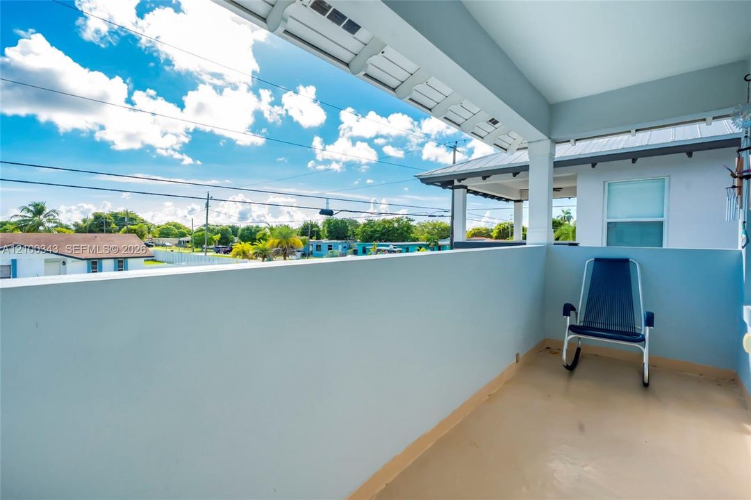 En Venta: $649,900 (4 camas, 2 baños, 1864 Pies cuadrados)