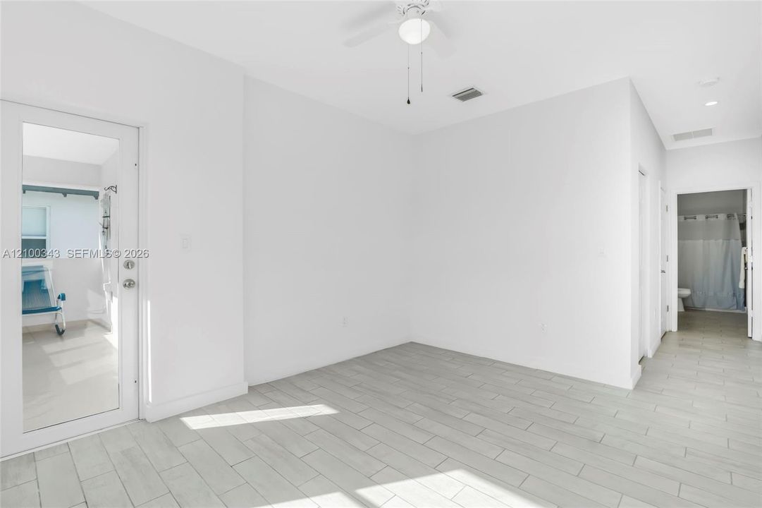 En Venta: $649,900 (4 camas, 2 baños, 1864 Pies cuadrados)