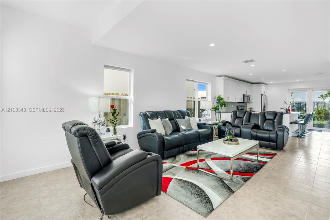 En Venta: $649,900 (4 camas, 2 baños, 1864 Pies cuadrados)