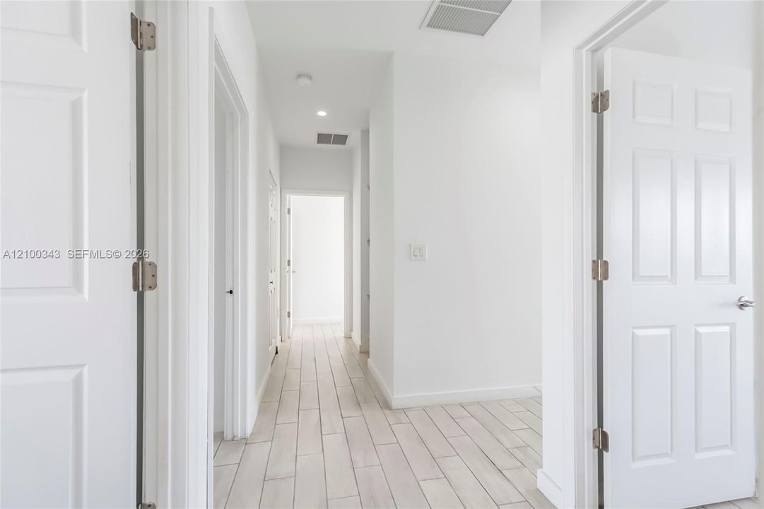 En Venta: $649,900 (4 camas, 2 baños, 1864 Pies cuadrados)