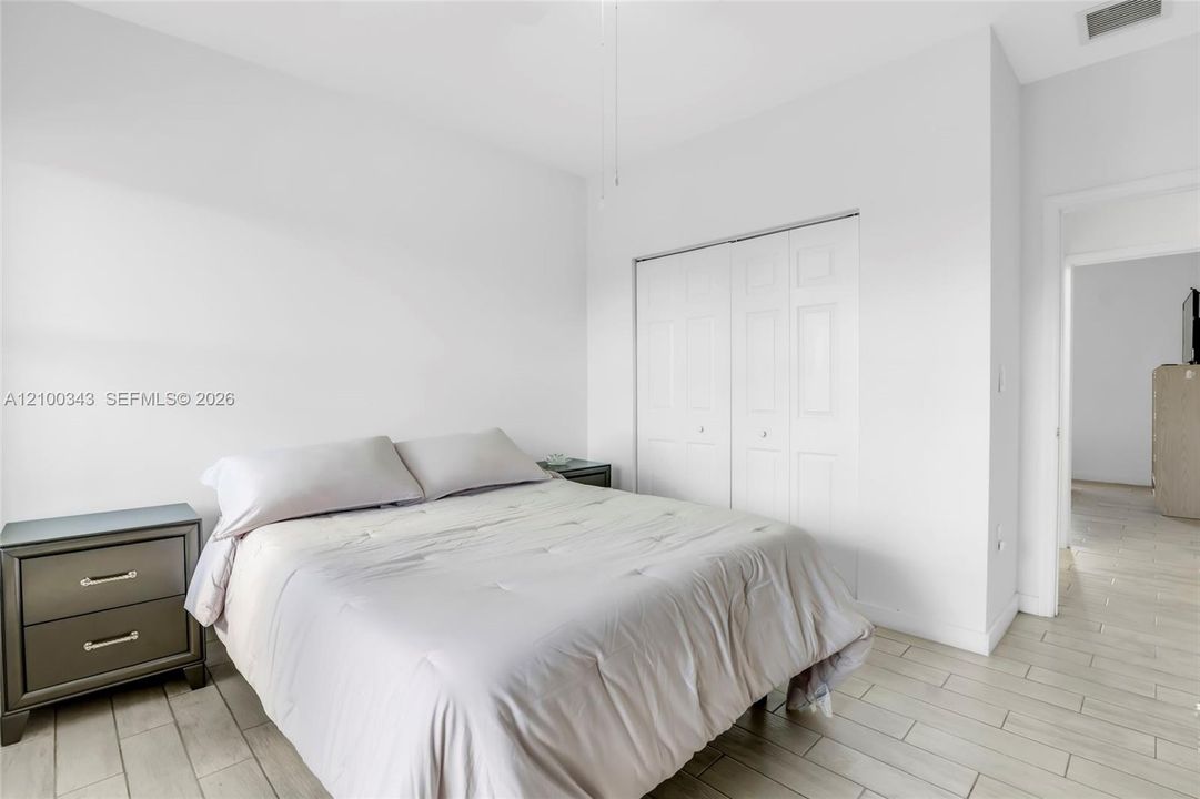 En Venta: $649,900 (4 camas, 2 baños, 1864 Pies cuadrados)