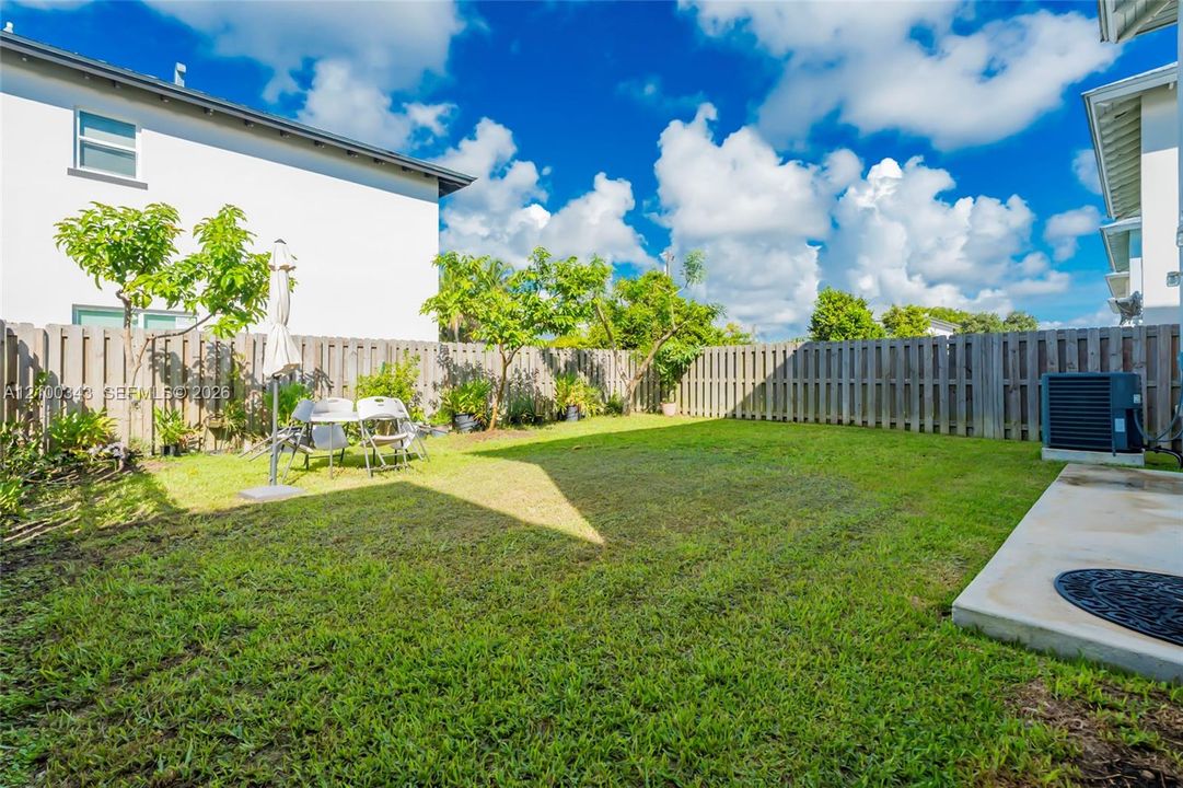 En Venta: $649,900 (4 camas, 2 baños, 1864 Pies cuadrados)