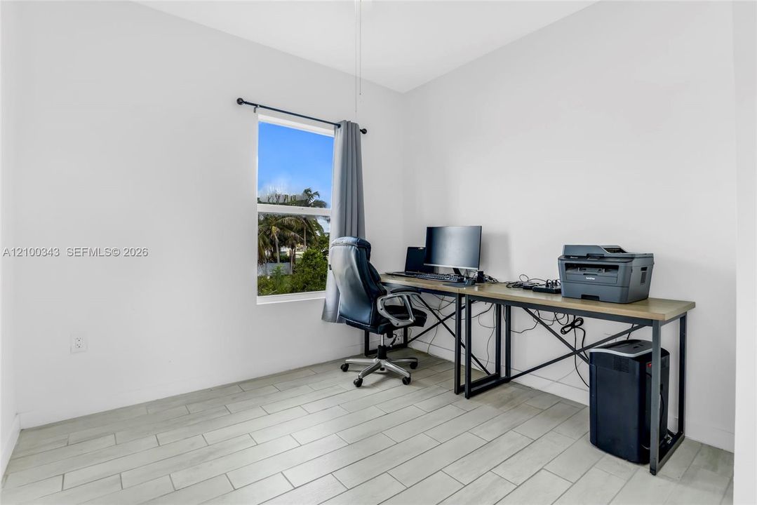 En Venta: $649,900 (4 camas, 2 baños, 1864 Pies cuadrados)