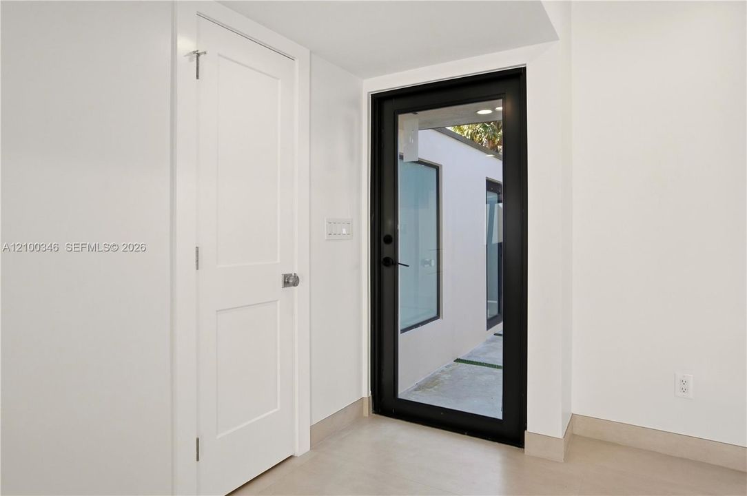 В аренду: $5,500 (3 спален, 3 ванн, 1746 Квадратных фут)