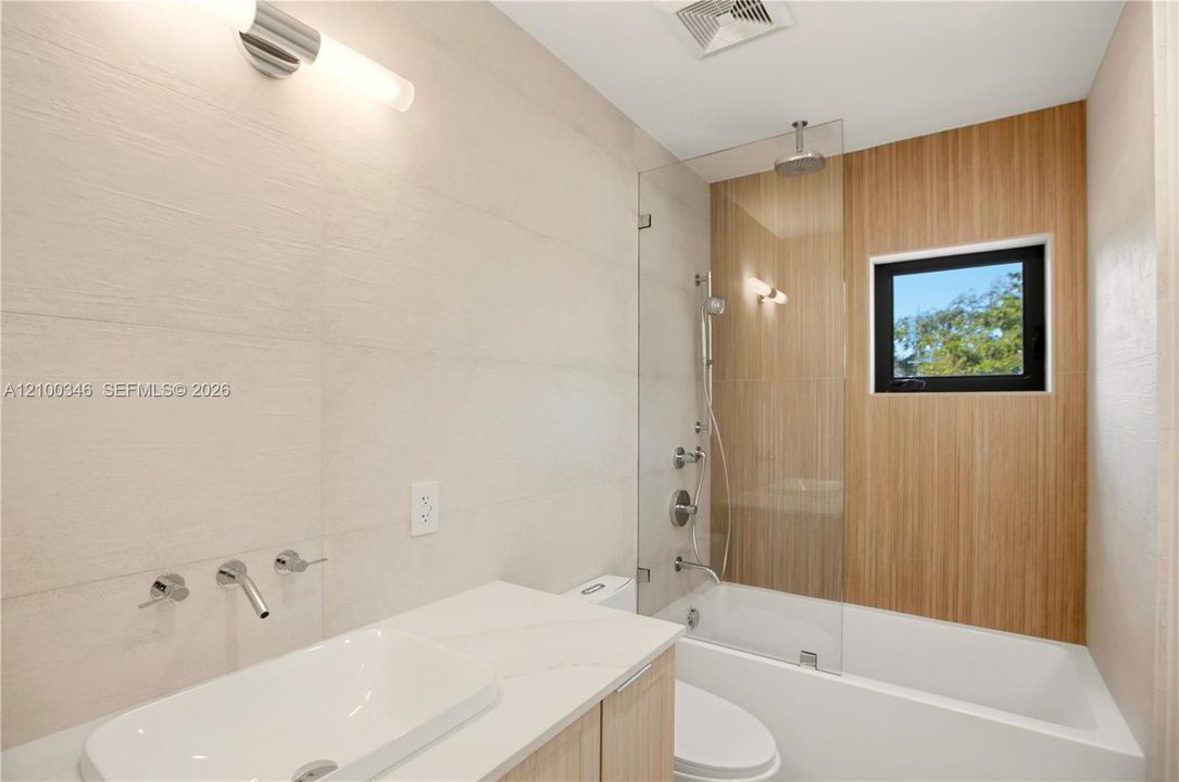 В аренду: $5,500 (3 спален, 3 ванн, 1746 Квадратных фут)