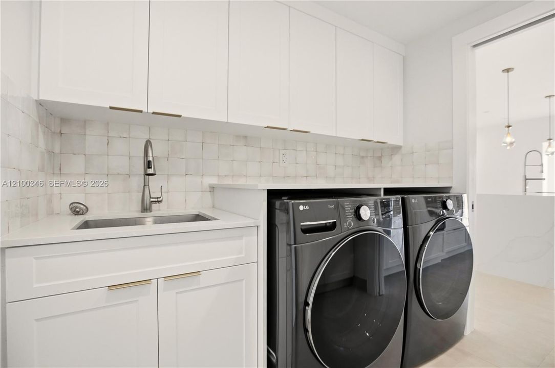 В аренду: $5,500 (3 спален, 3 ванн, 1746 Квадратных фут)