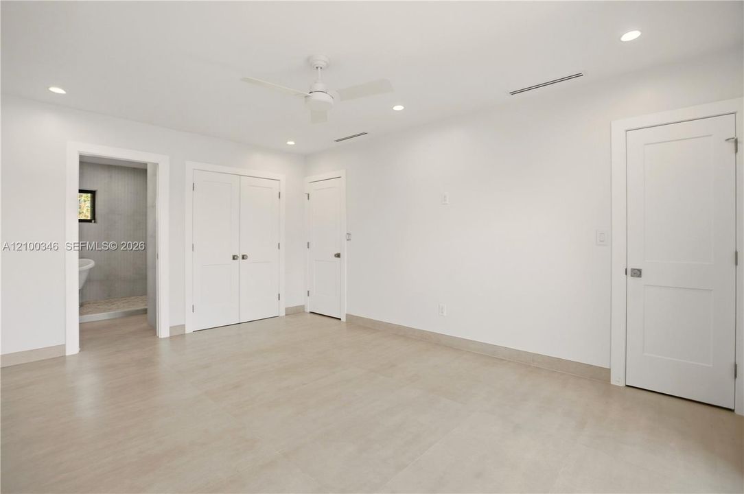 В аренду: $5,500 (3 спален, 3 ванн, 1746 Квадратных фут)