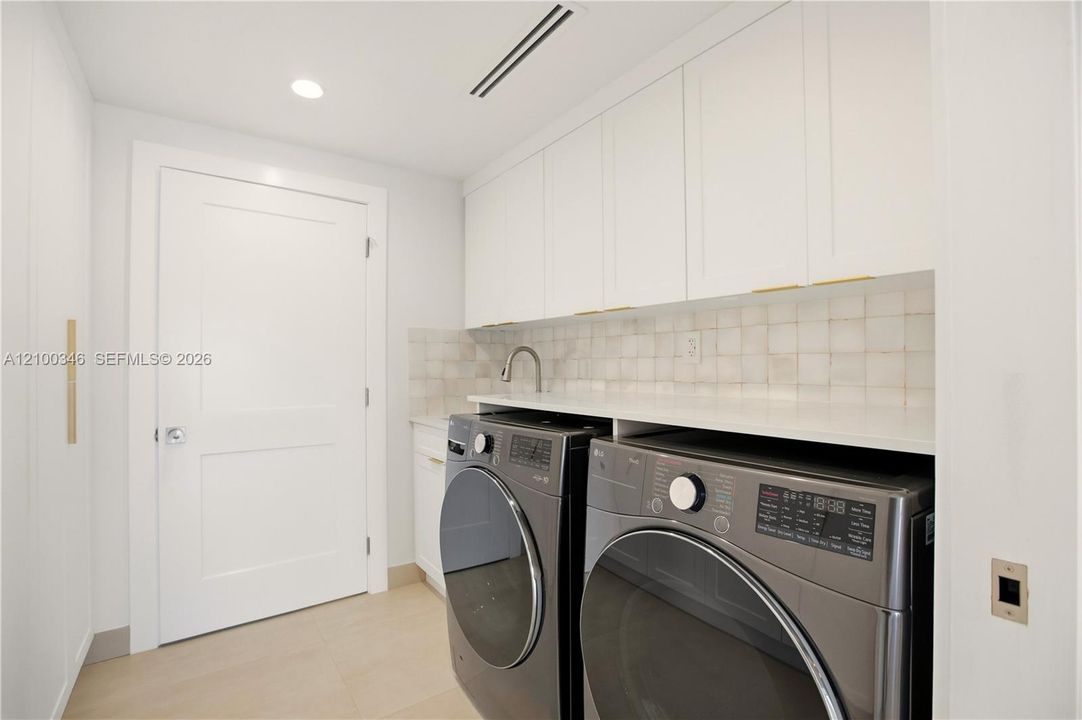 В аренду: $5,500 (3 спален, 3 ванн, 1746 Квадратных фут)