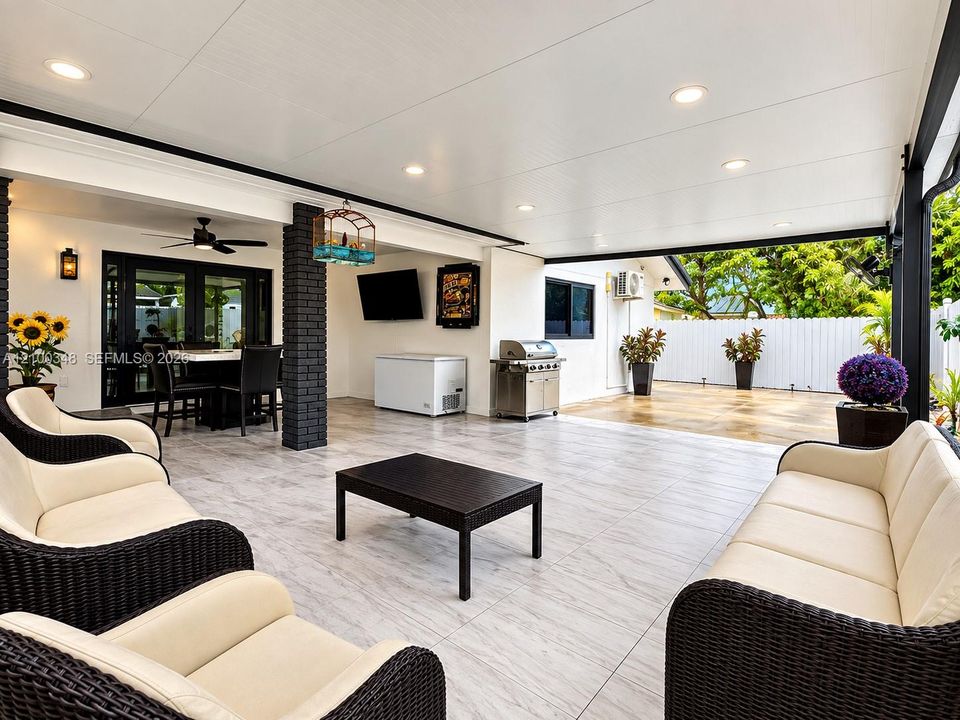 For Sale: $799,000 (4 beds, 3 baths, 2301 Square Feet)