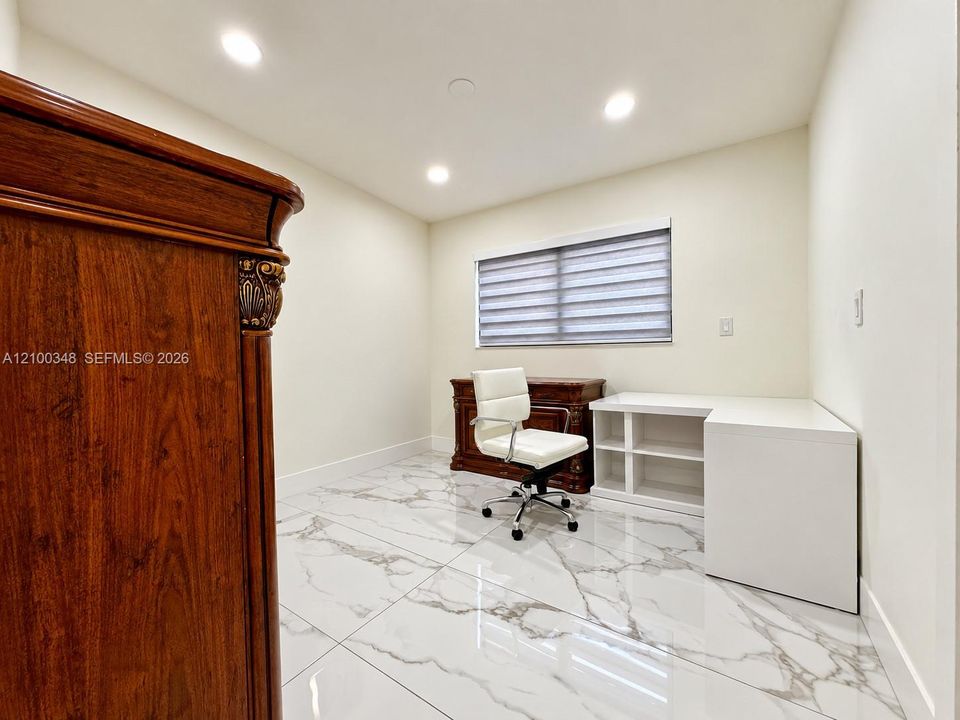 For Sale: $799,000 (4 beds, 3 baths, 2301 Square Feet)