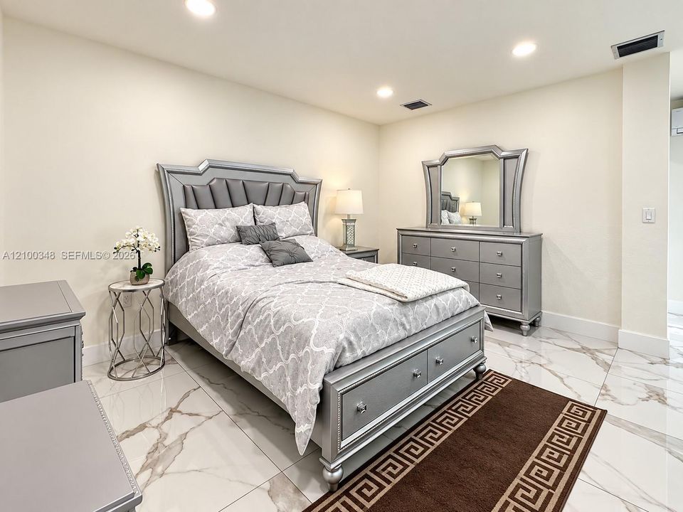 For Sale: $799,000 (4 beds, 3 baths, 2301 Square Feet)