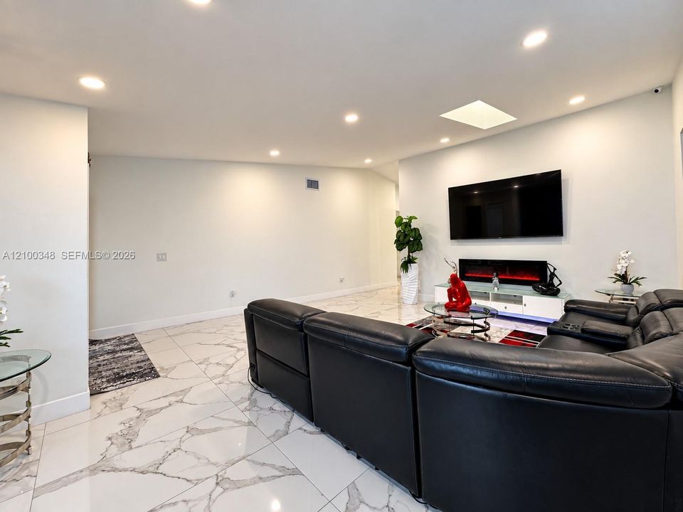 For Sale: $799,000 (4 beds, 3 baths, 2301 Square Feet)