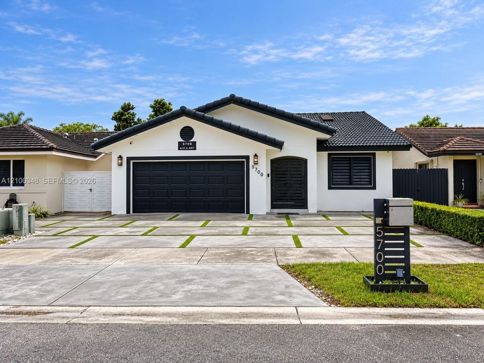 For Sale: $799,000 (4 beds, 3 baths, 2301 Square Feet)