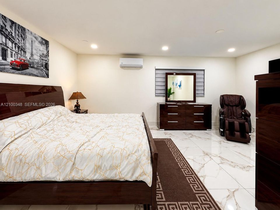 For Sale: $799,000 (4 beds, 3 baths, 2301 Square Feet)