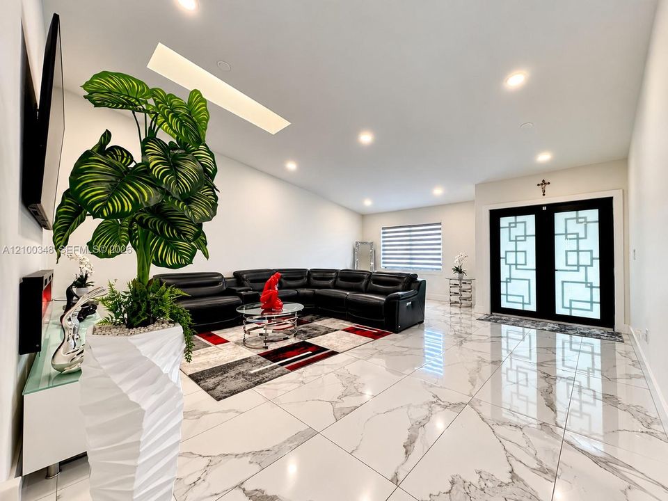 For Sale: $799,000 (4 beds, 3 baths, 2301 Square Feet)