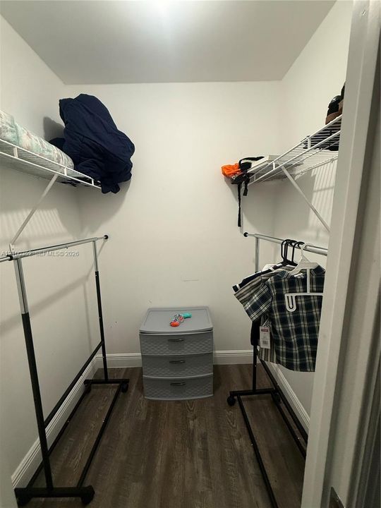 For Sale: $189,000 (2 beds, 1 baths, 840 Square Feet)