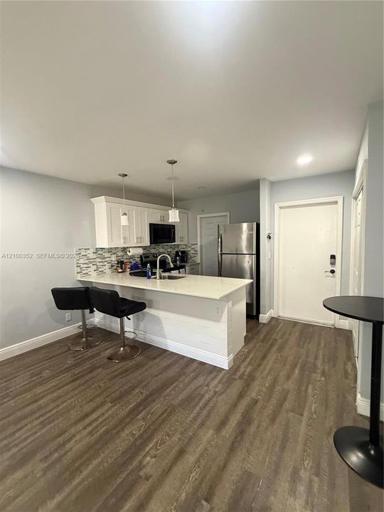 For Sale: $189,000 (2 beds, 1 baths, 840 Square Feet)