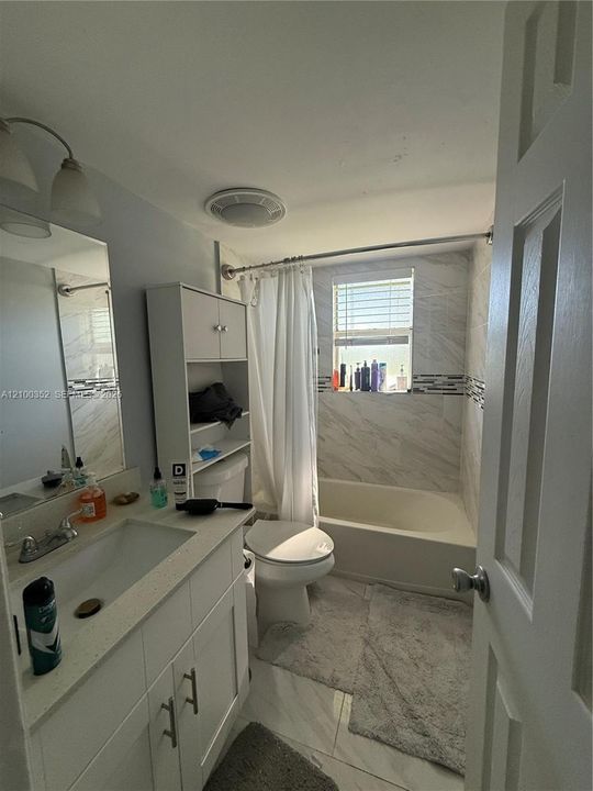 For Sale: $189,000 (2 beds, 1 baths, 840 Square Feet)