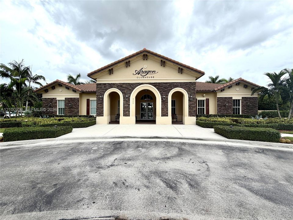 For Rent: $3,050 (3 beds, 2 baths, 1574 Square Feet)