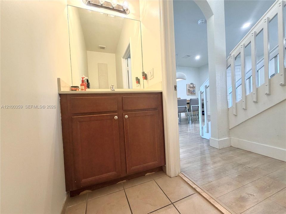 For Rent: $3,050 (3 beds, 2 baths, 1574 Square Feet)