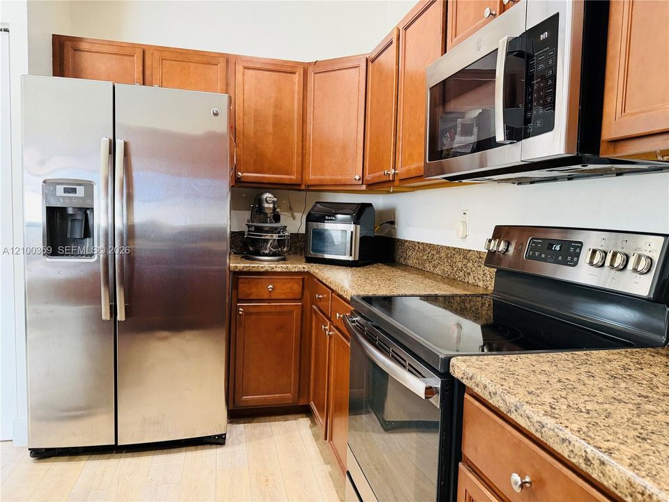 For Rent: $3,050 (3 beds, 2 baths, 1574 Square Feet)