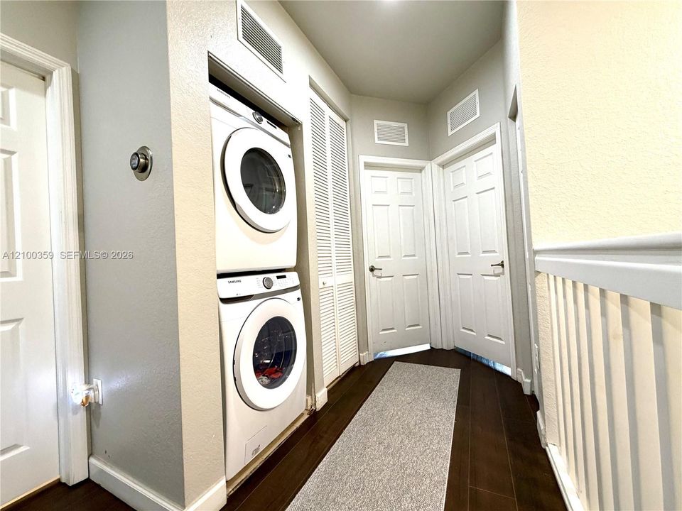 For Rent: $3,050 (3 beds, 2 baths, 1574 Square Feet)