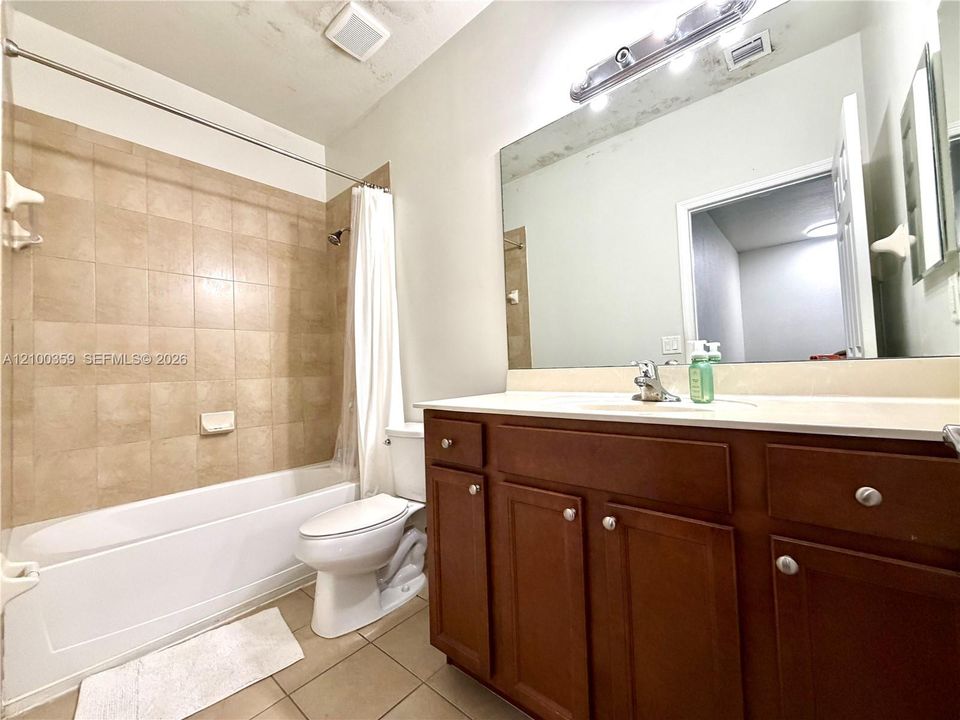 For Rent: $3,050 (3 beds, 2 baths, 1574 Square Feet)