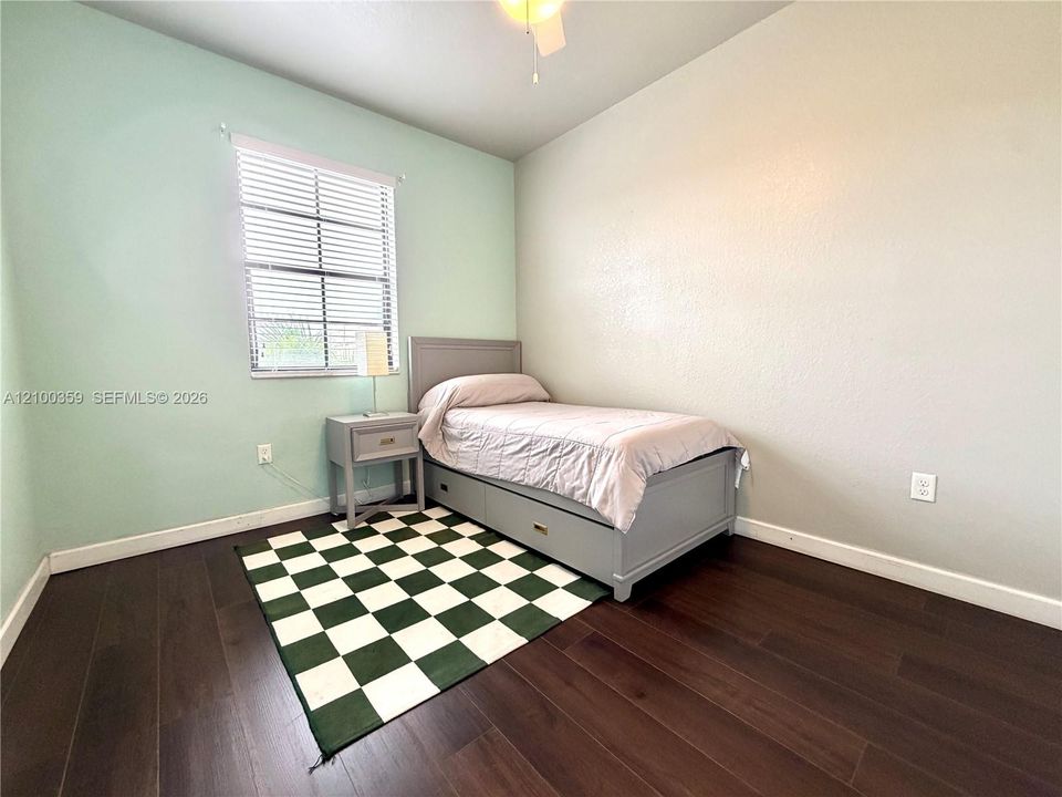 For Rent: $3,050 (3 beds, 2 baths, 1574 Square Feet)