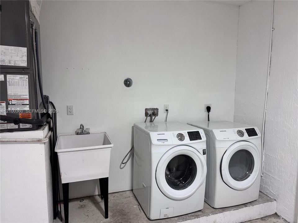 В аренду: $3,000 (3 спален, 2 ванн, 1492 Квадратных фут)